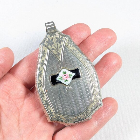 Art Deco silver toned powder compact by R.M.Co, antique dance purse cosmetic - Picture 1 of 10